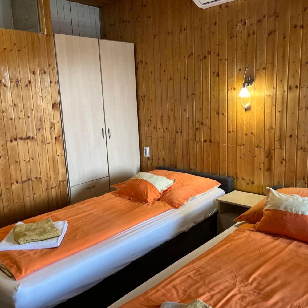 Bed and Breakfast Lenzl'S Panzio Szigetvár Exterior foto