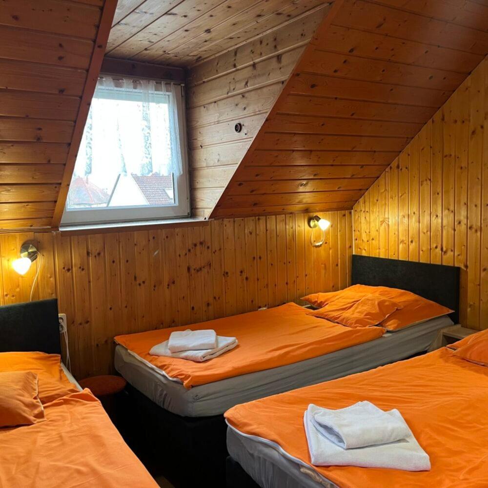 Bed and Breakfast Lenzl'S Panzio Szigetvár Exterior foto