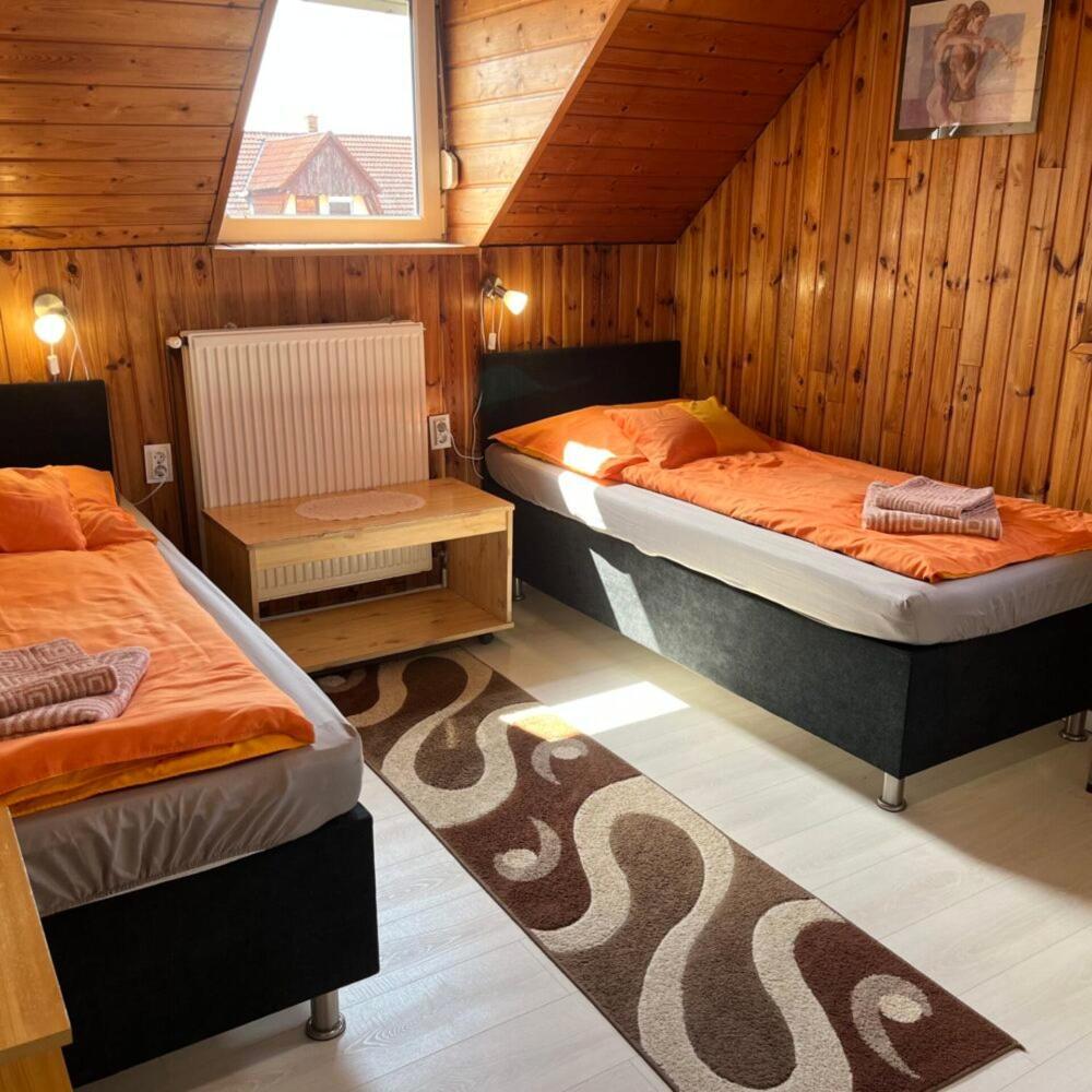 Bed and Breakfast Lenzl'S Panzio Szigetvár Exterior foto