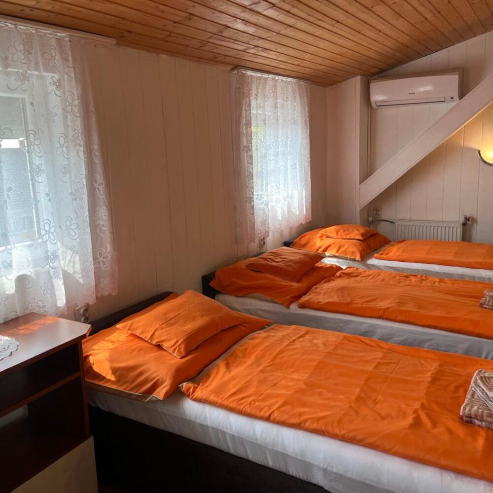 Bed and Breakfast Lenzl'S Panzio Szigetvár Exterior foto