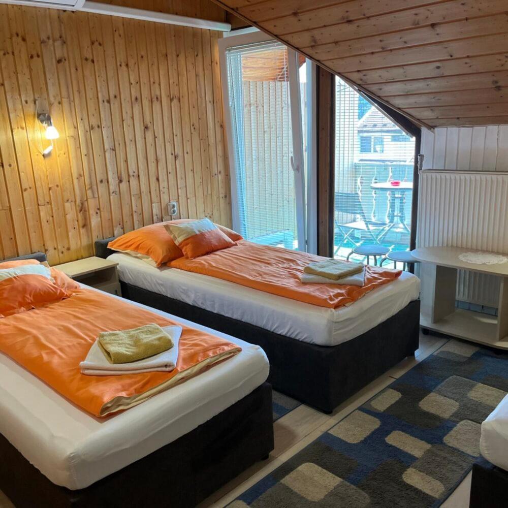 Bed and Breakfast Lenzl'S Panzio Szigetvár Exterior foto