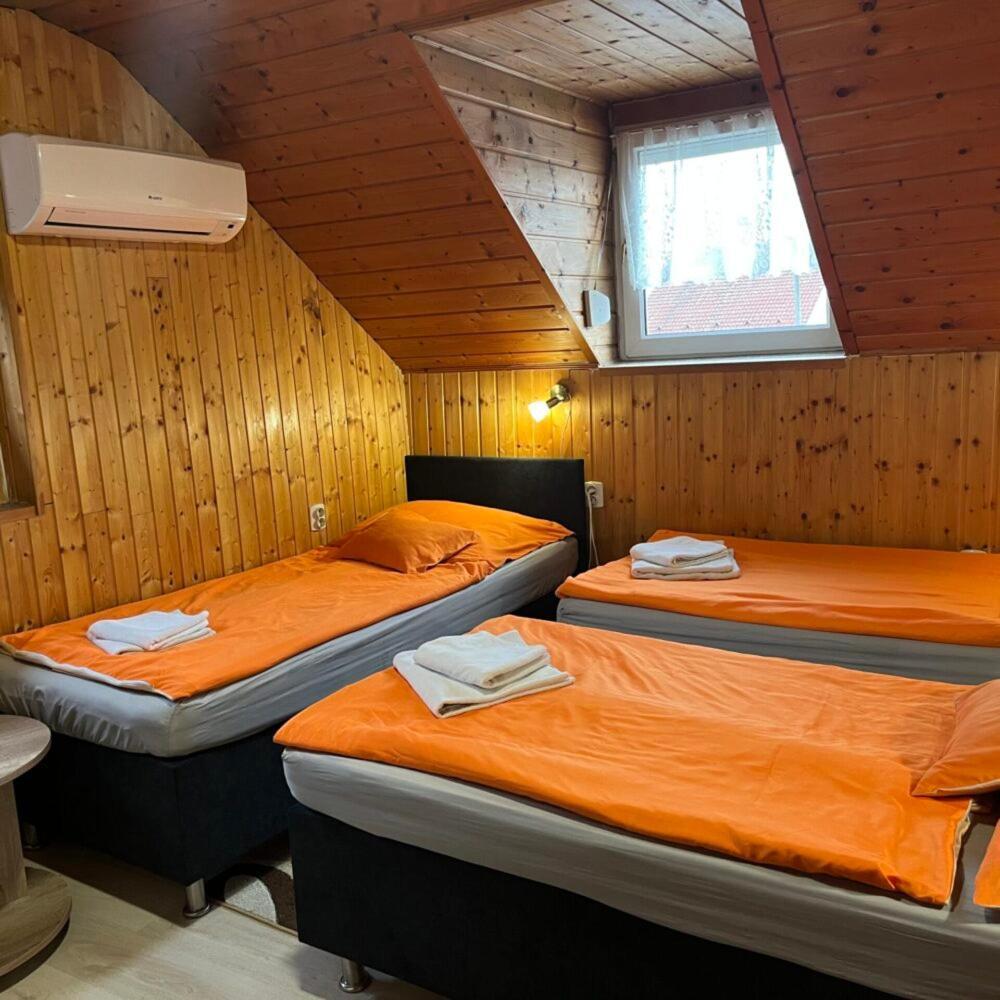 Bed and Breakfast Lenzl'S Panzio Szigetvár Exterior foto